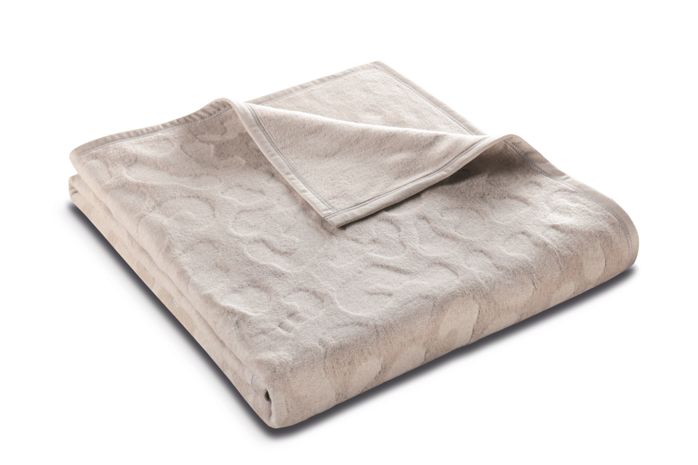 Biederlack Wohn- und Kuscheldecke 'Feel Leo' 150 x 200 cm Beige